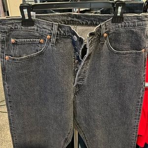 LEVI BUTTON FLY JEANS